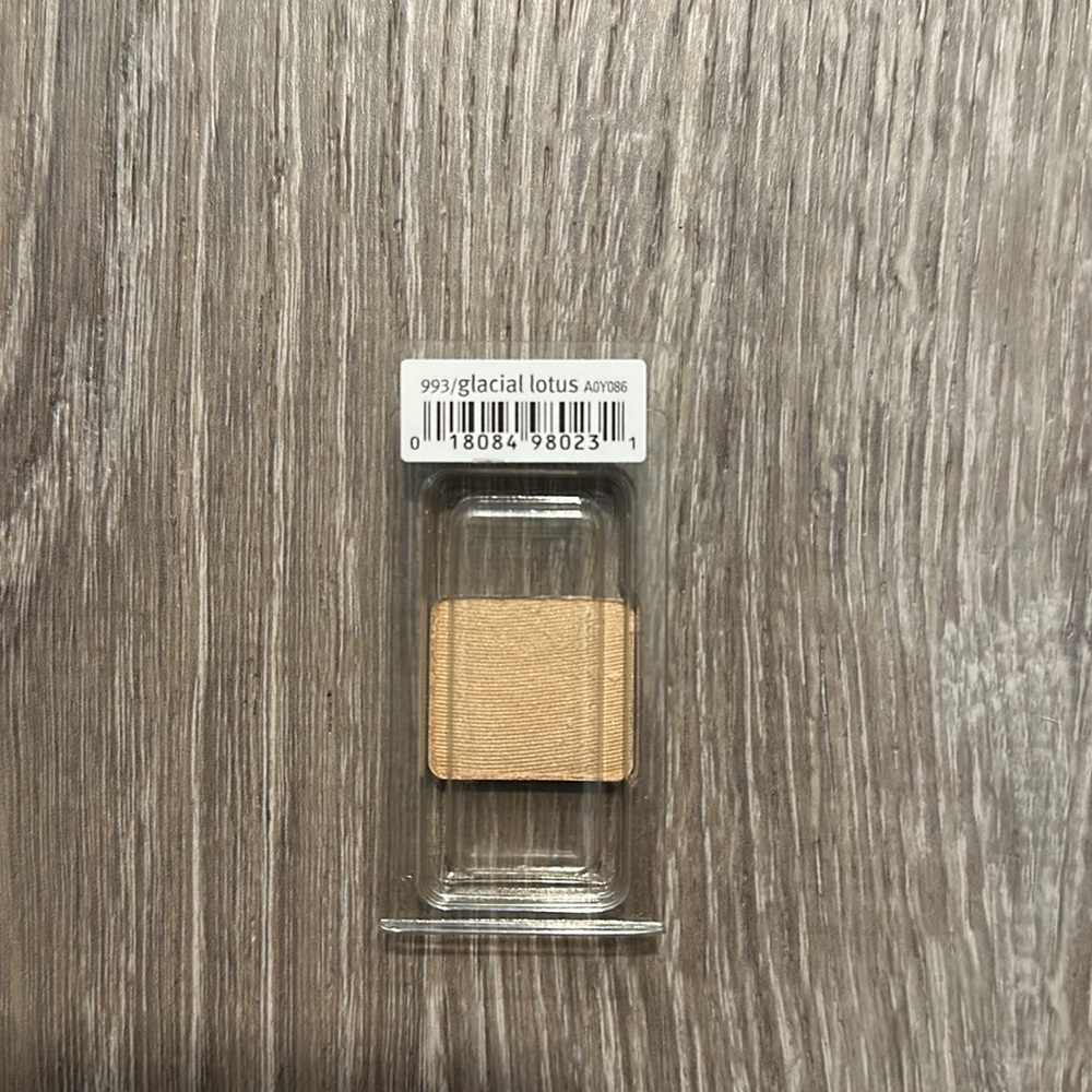 AVEDA Single Eye shadow